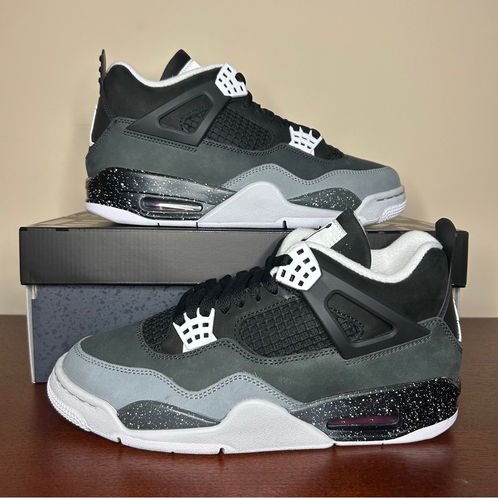 SOLD Jordan | Nike Air Jordan 4 Retro Fear 2024 (8 Men's / 9.5 Women's) - Picture 4 of 12